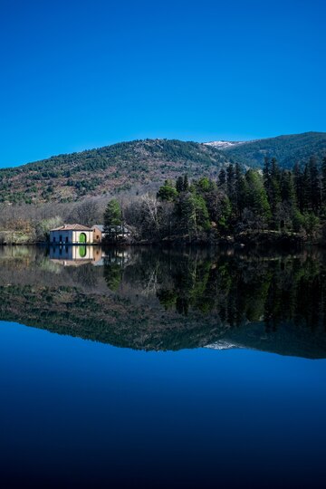 The Sheffield Hotel in Tasmania Right Side Image